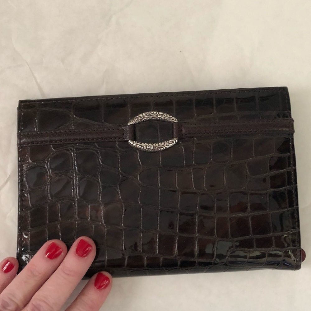 Brighten wallet/folio